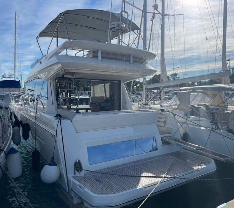 Banner JEANNEAU PRESTIGE 520