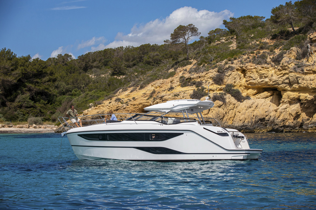 Banner bavaria yachts SR 35
