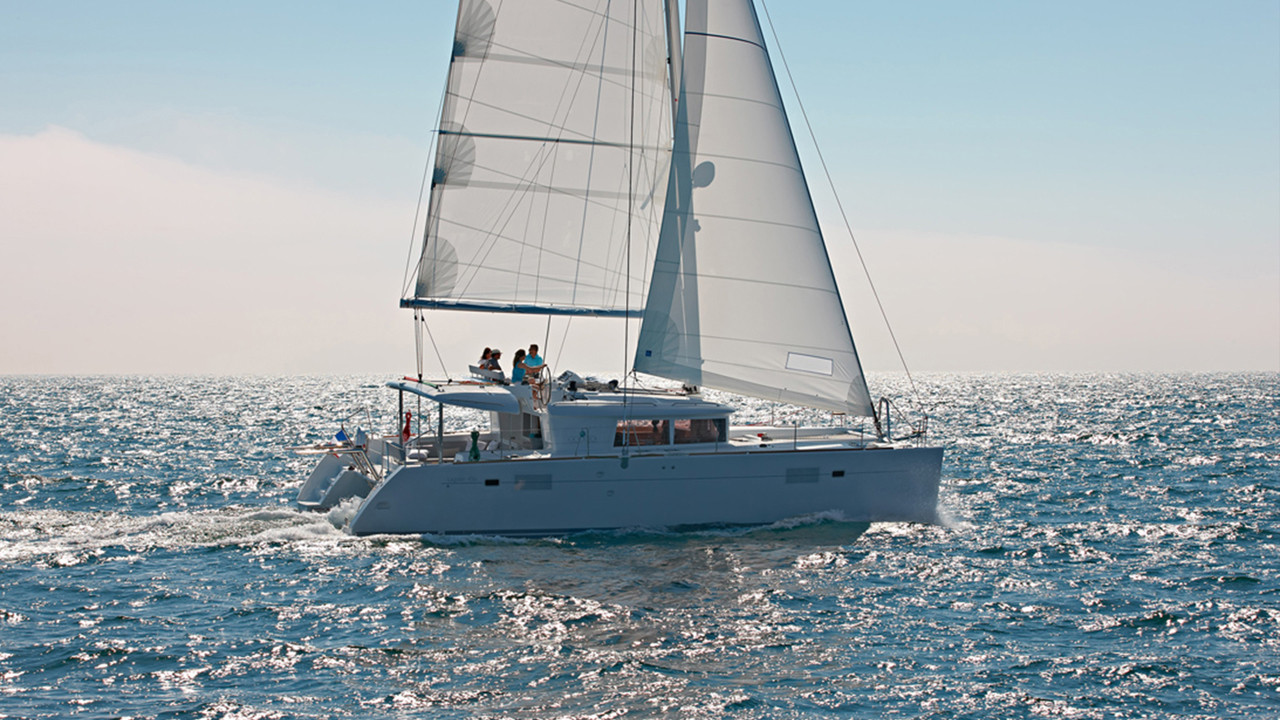Banner Lagoon 450 F