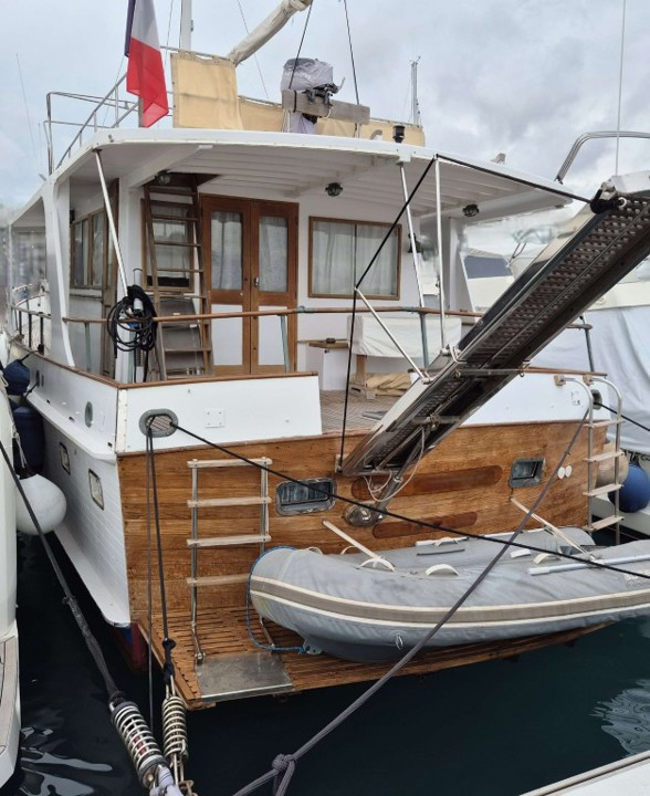 Banner grand banks 50