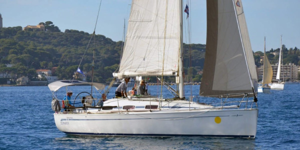 bavaria 35 match