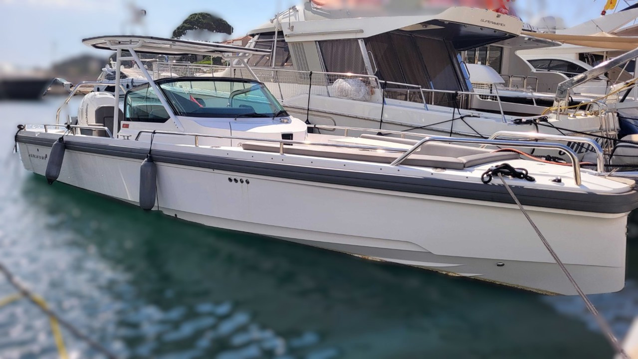 Banner AXOPAR 28 t-top