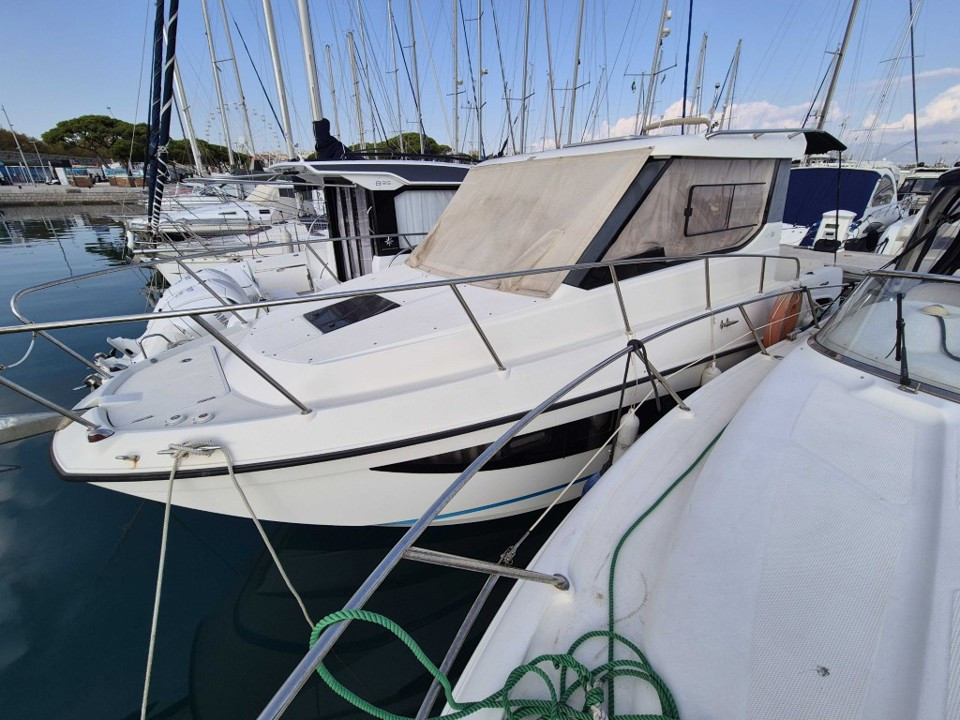 Banner quicksilver activ 855 cruiser