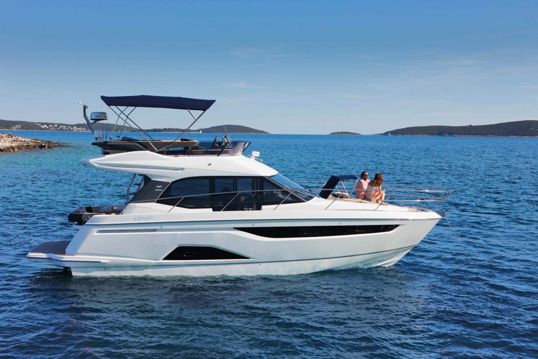 Banner bavaria yachts R 40