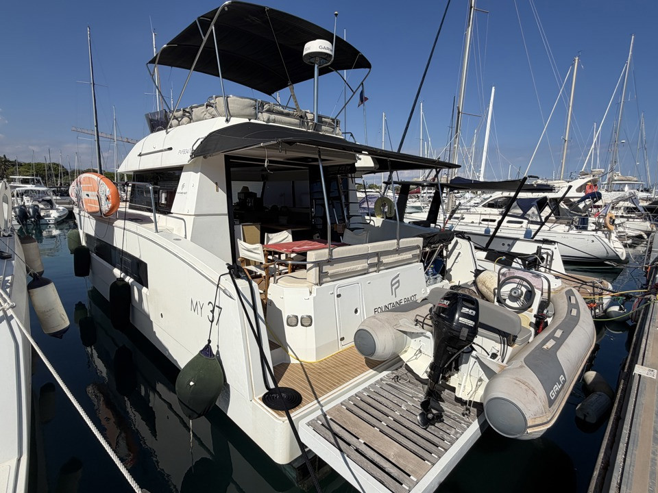 Banner Fountaine Pajot MY 37