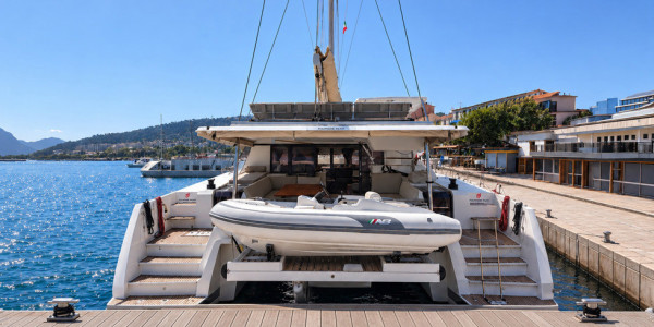 FOUNTAINE PAJOT  Aura 51
